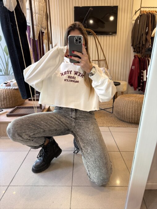 Buzo crop nyc - Imagen 3