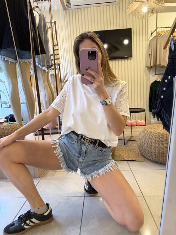 Remera broderie blanca