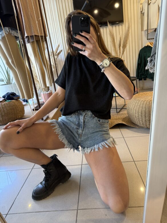 Remera brillitos Negra