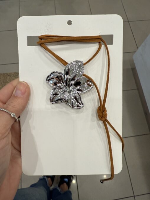Chocker flor Marrón