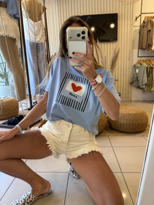 Remera corazón celeste