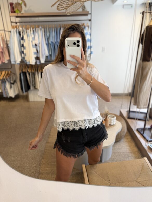 Remera White puntilla