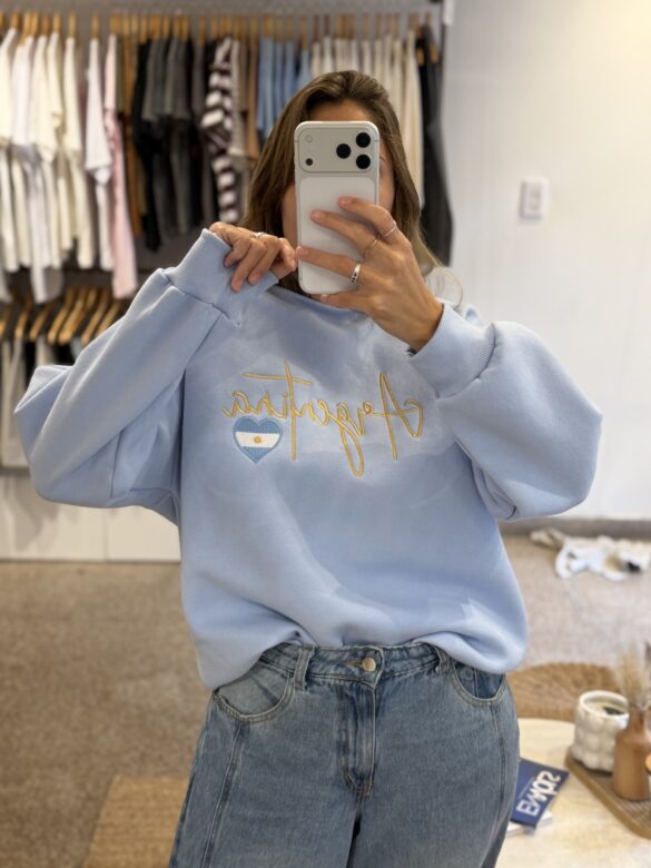 Buzo Arg celeste corazón