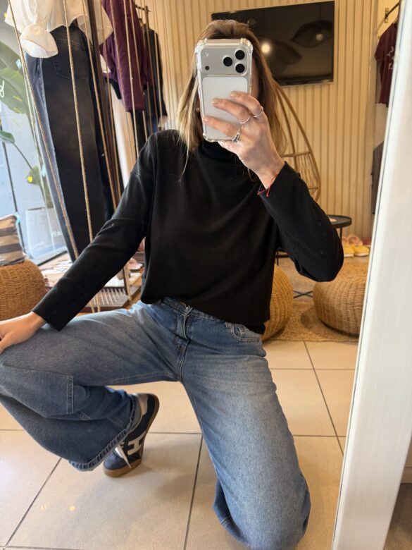 Polera Lanilla negra